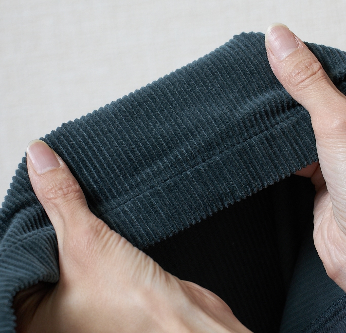 GUセール品】「本当に最高です」「斬新なシルエット GUセール品】「本当に最高です」「斬新なシルエット