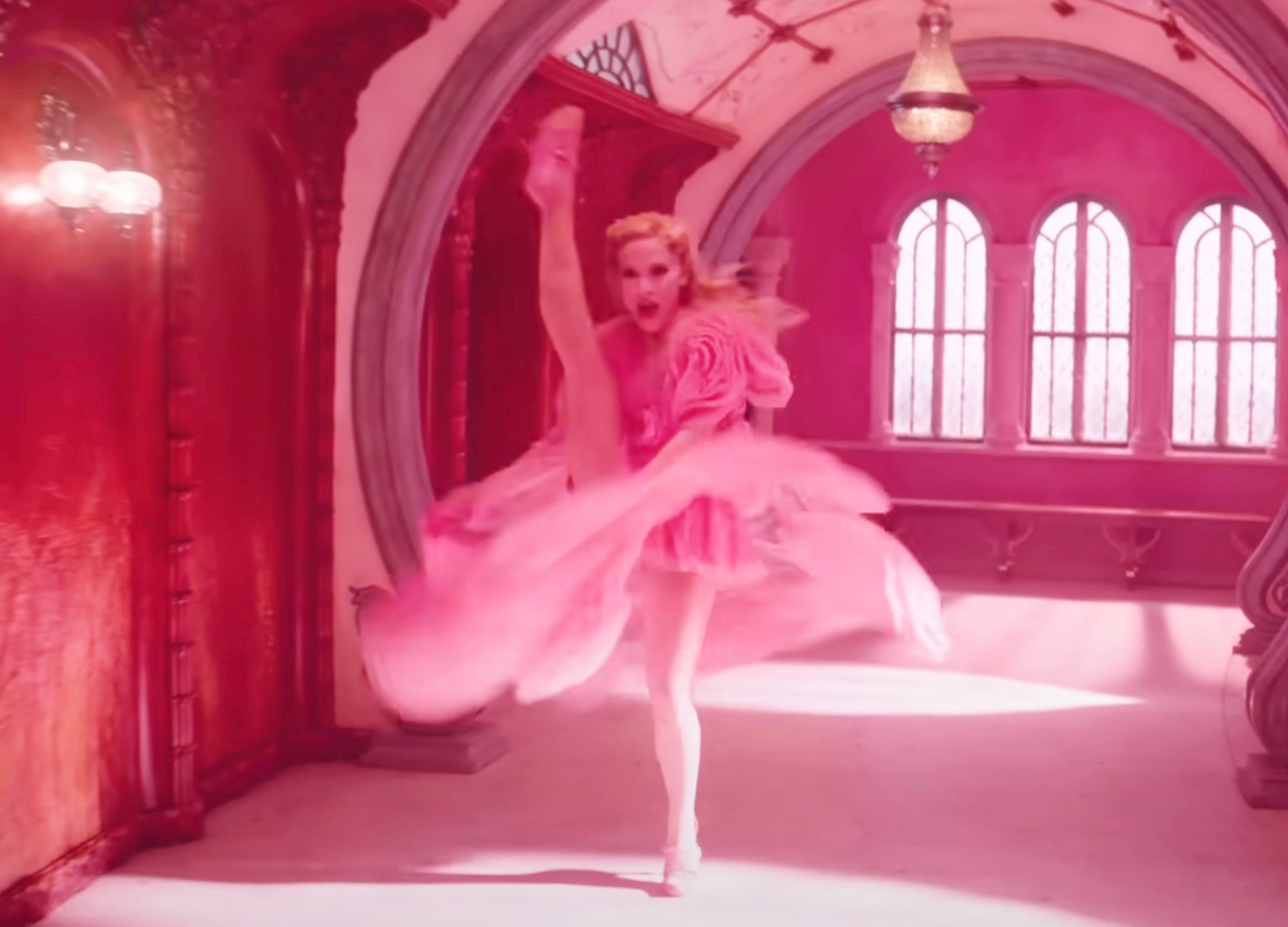 15 Wicked Facts About Ariana Grande Filming Popular