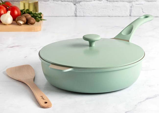 All-in-one cookware with lid and spatula