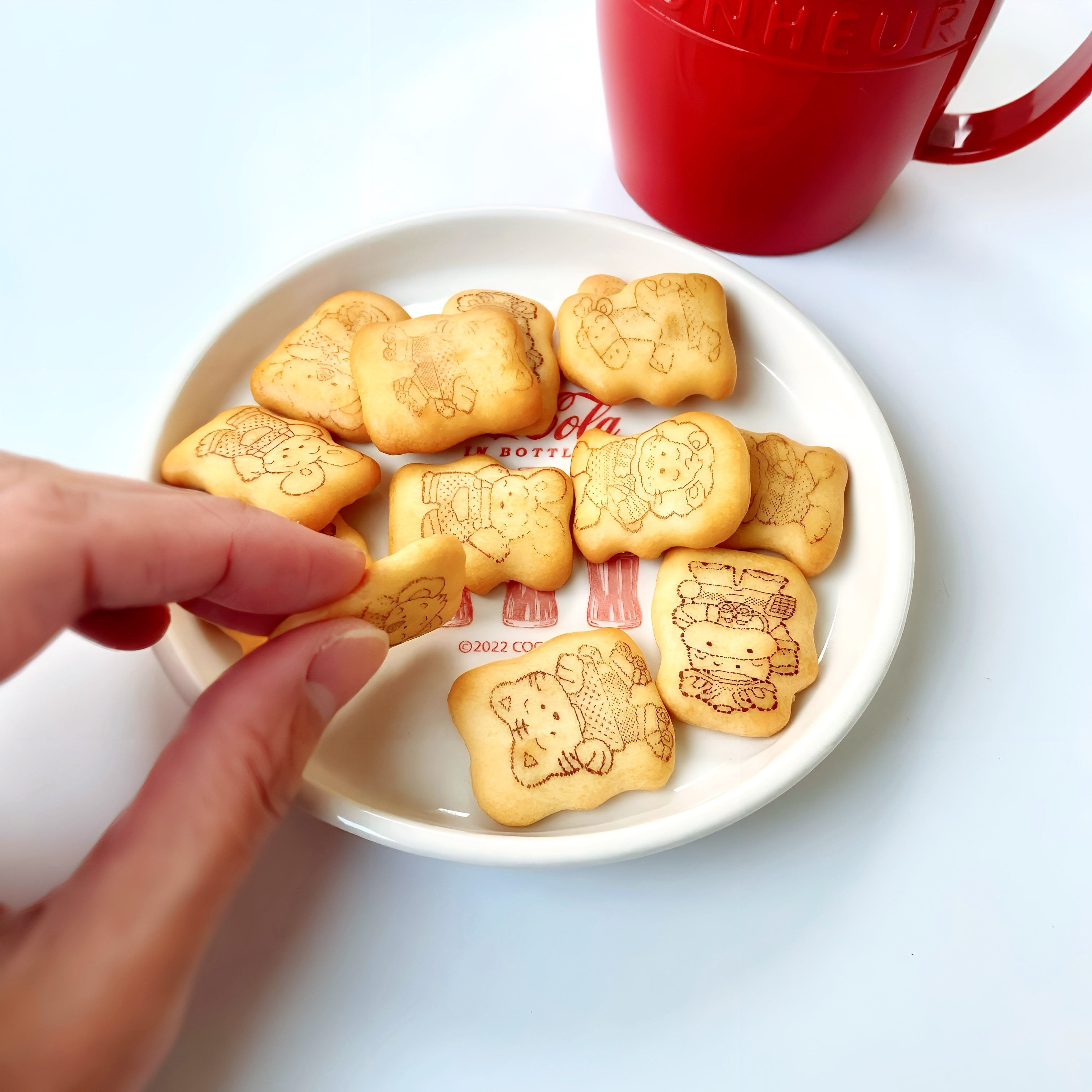 レトロ感たっぷりでかわいい〜！ダイソーで見つけた「コカ・コーラのお