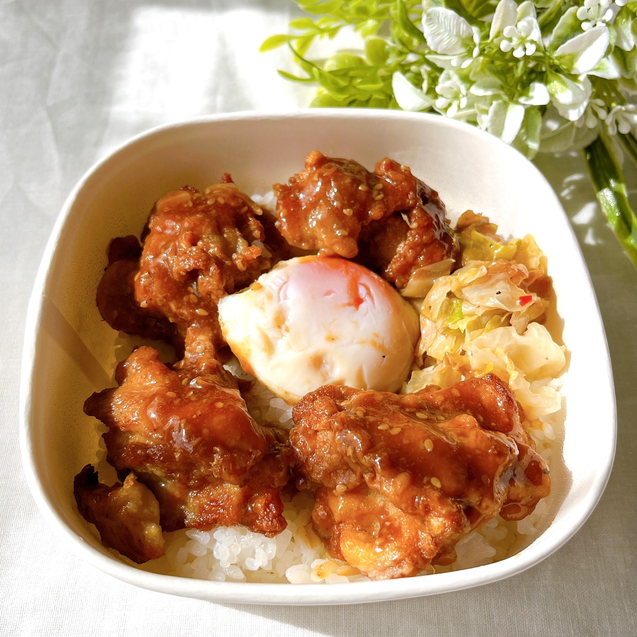 セブンの「がっつり丼」がジャンキーで激うま！デカい唐揚げが4つも