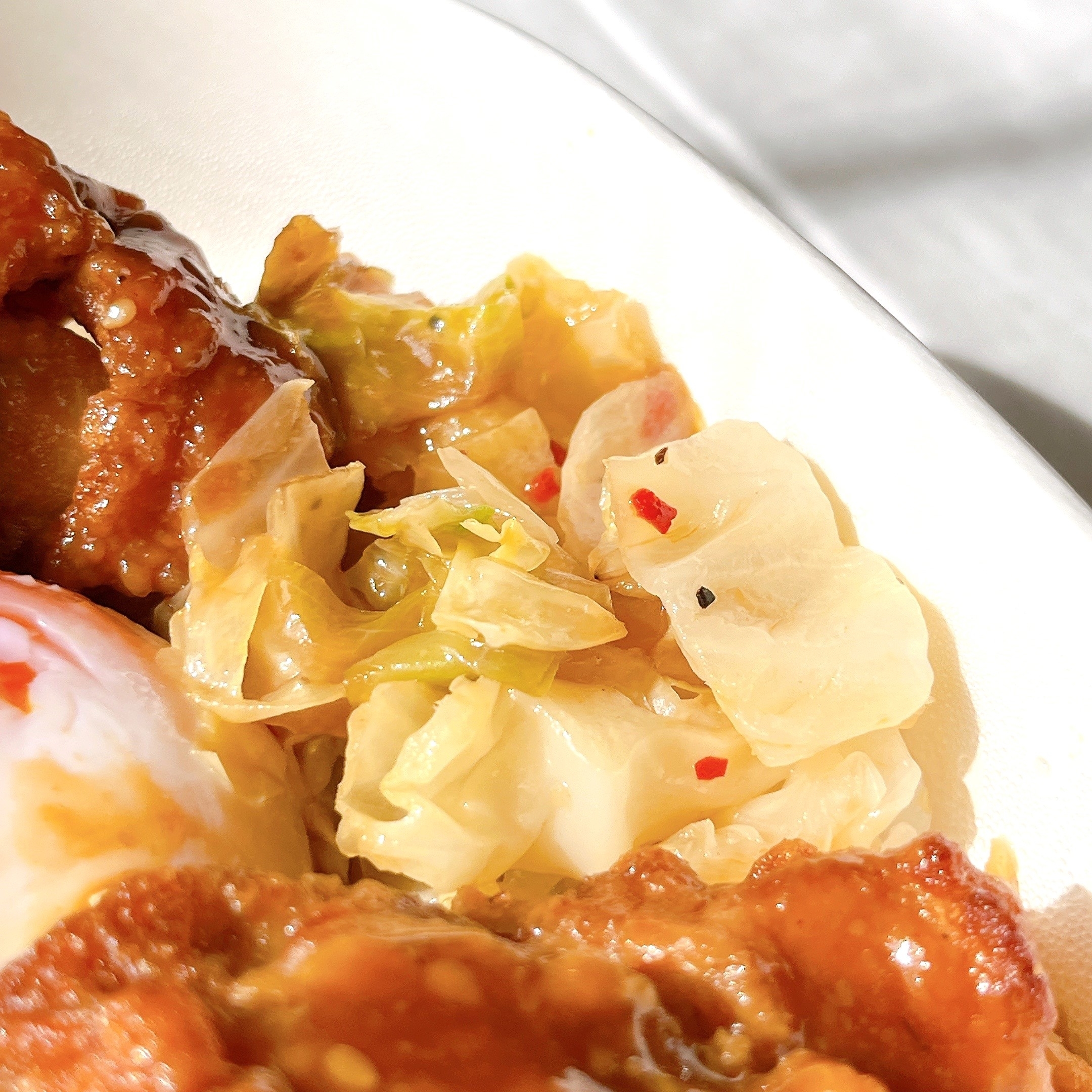 セブンの「がっつり丼」がジャンキーで激うま！デカい唐揚げが4つも