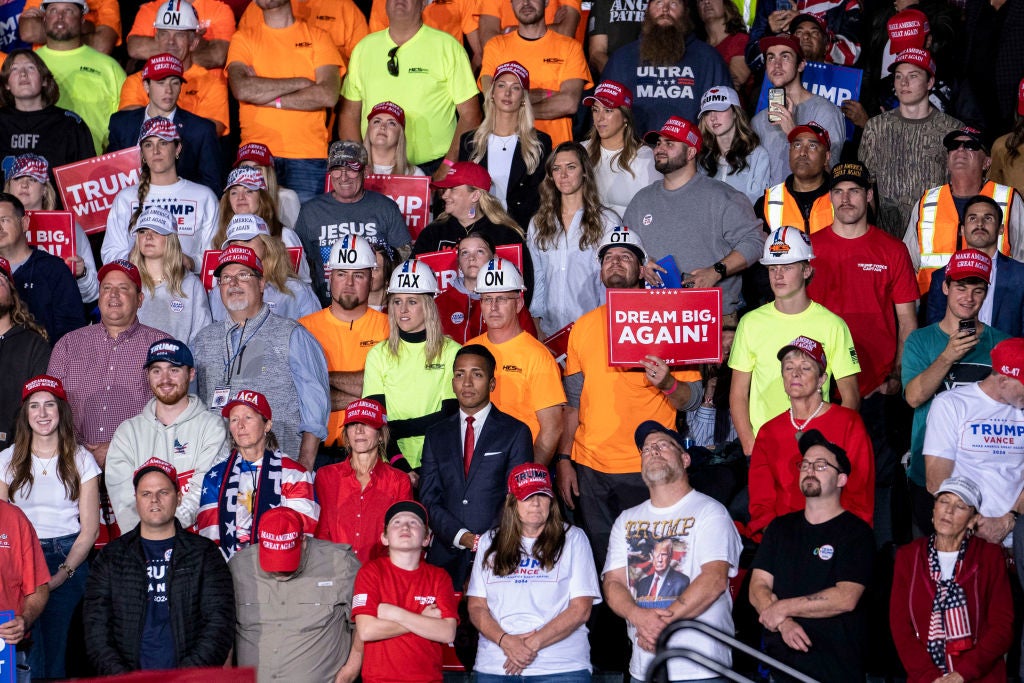 Red Rally Crowd Kamala Harris's Last Rally Crowd Vs. Trump's Last Rally Crowd