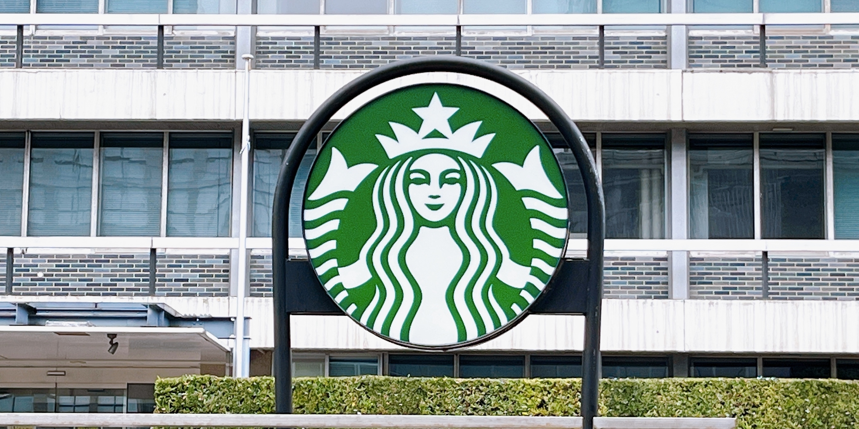 スタバ新作の『おしゃれボトル』が最高にカワイイ〜！「冬が