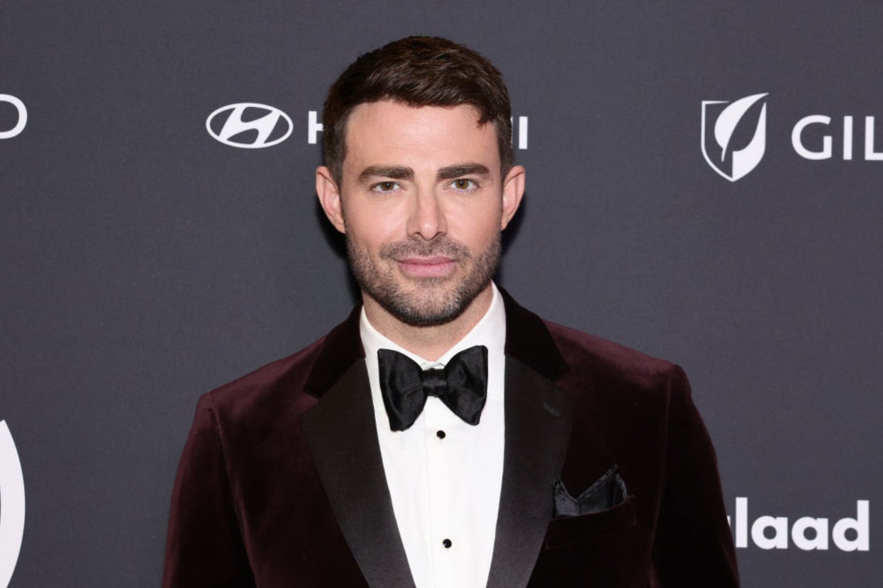 Jonathan Bennett Is Still Fetch 20 Years After "Mean Girls" And
Continues To Keep Us All Swooning