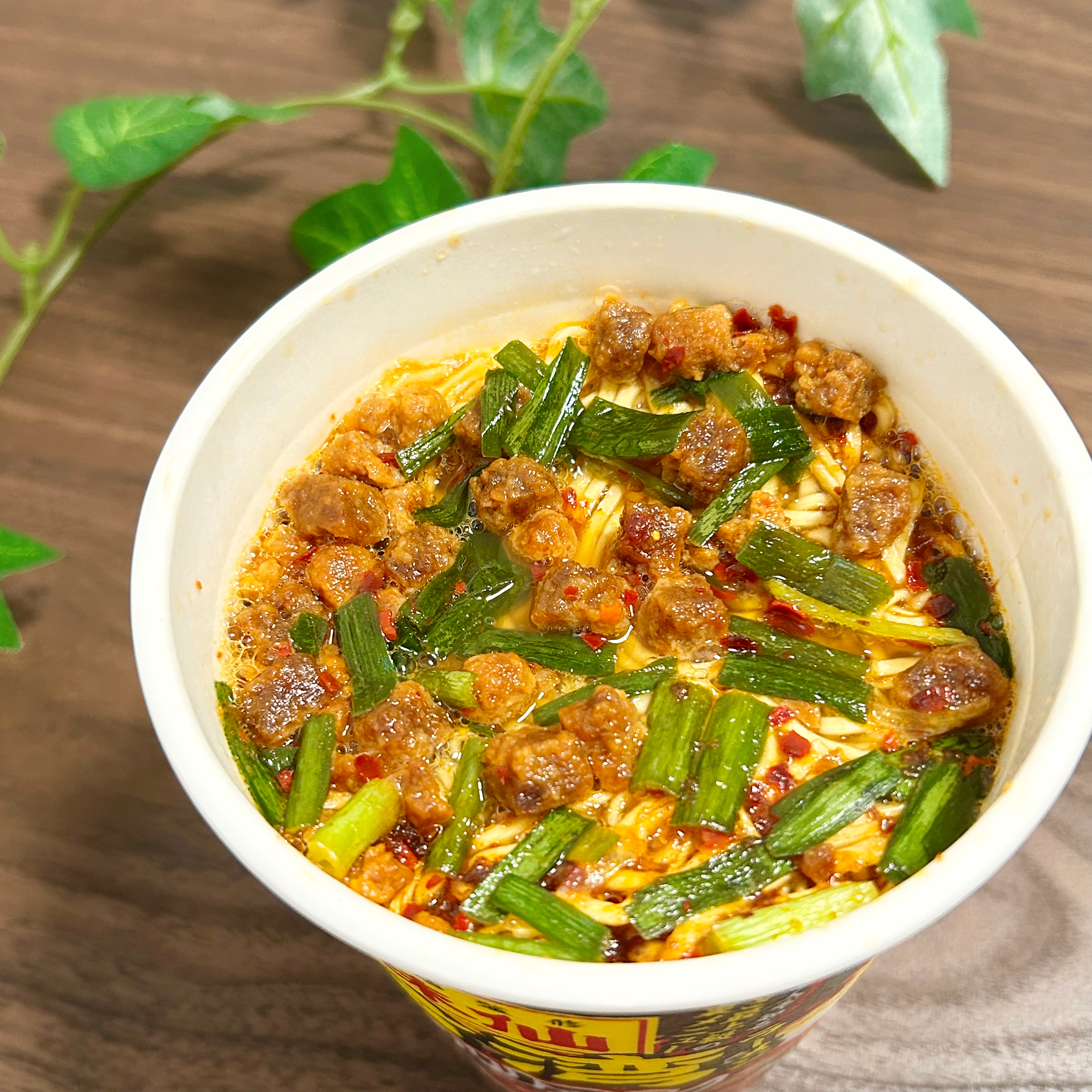 ファミマ】コンビニでこの辛さはスゴイ…！「食べた瞬間にむせた