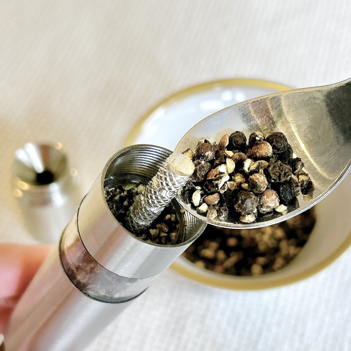 ダイソー】もう両手でガリガリするのやめます。高級感たっぷりの「高