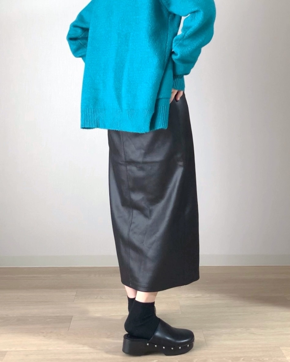 しまむらの「1969円スカート」美シルエットで脚がすらっと長く