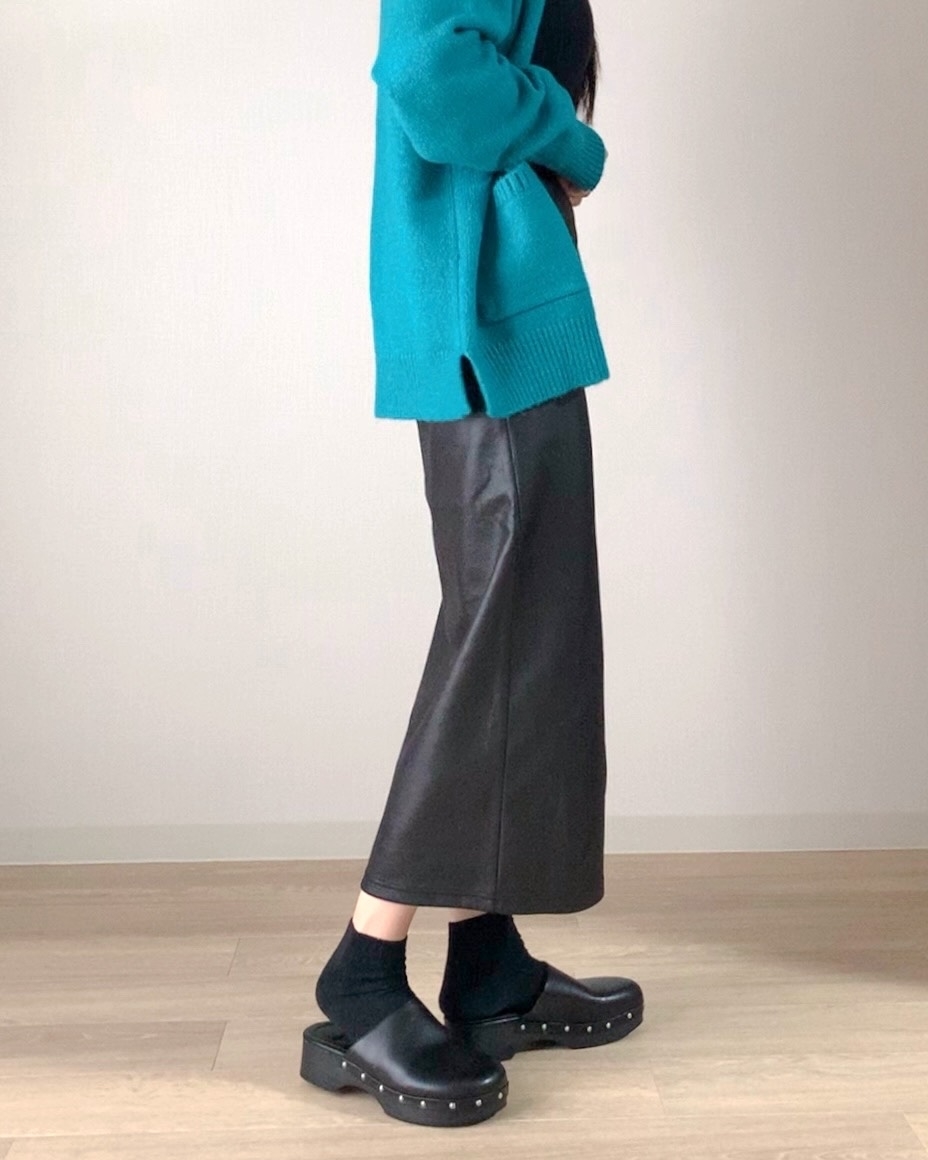 しまむらの「1969円スカート」美シルエットで脚がすらっと長く