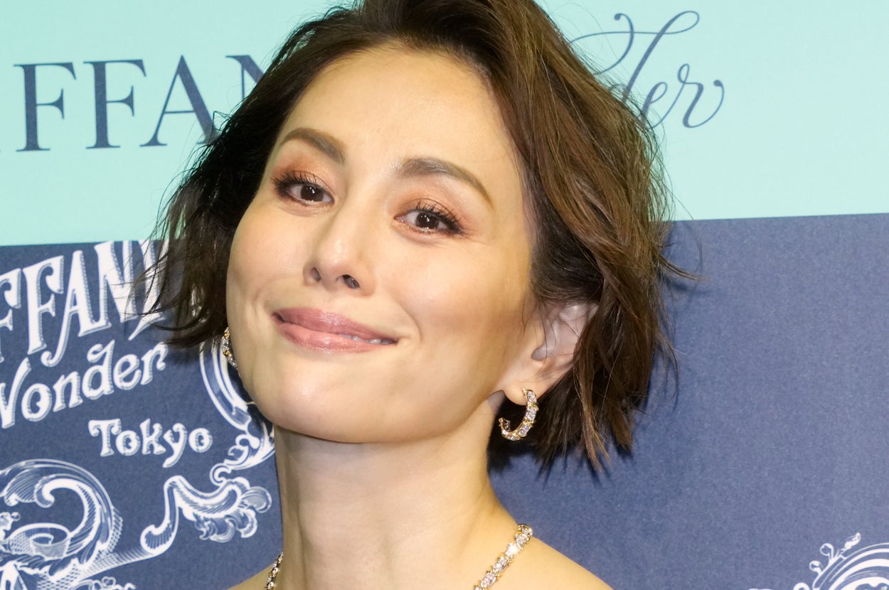 米倉涼子 劣化 米倉涼子の真っ赤なドレス姿に反響「きれいすぎ」「息止まりました」