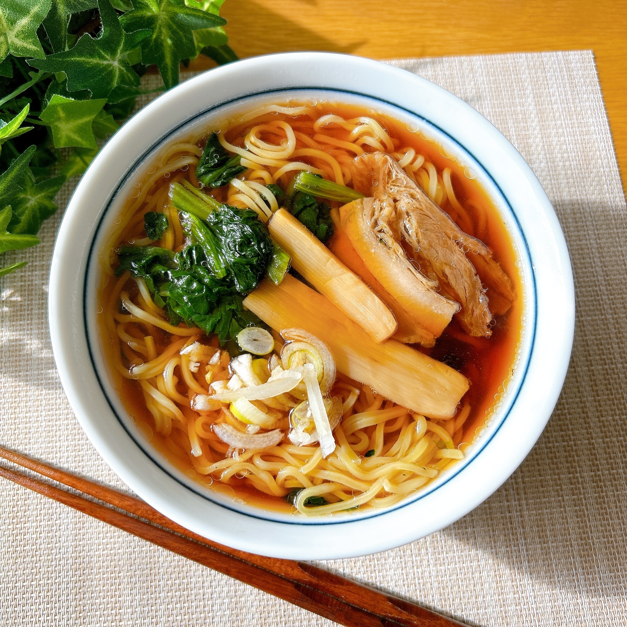 ポケモンセンター限定　ピカチュウ　どんぶり どんぶり ピカチュウ飯店 ｜【公式】ポケモンセンターオンライン