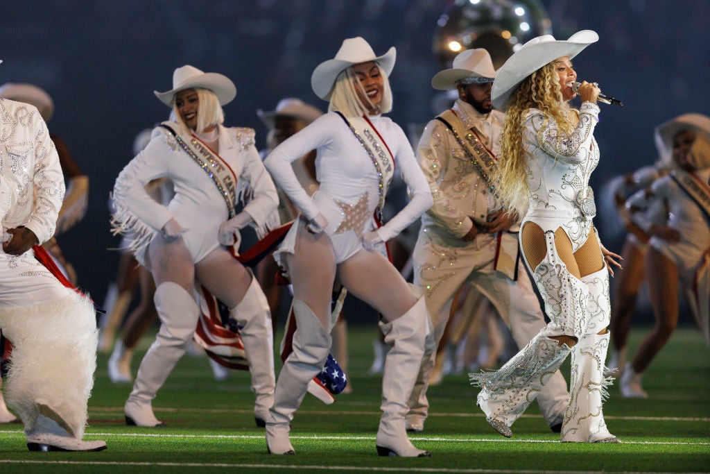 Beyoncé Bowl Christmas Halftime Performance Reactions