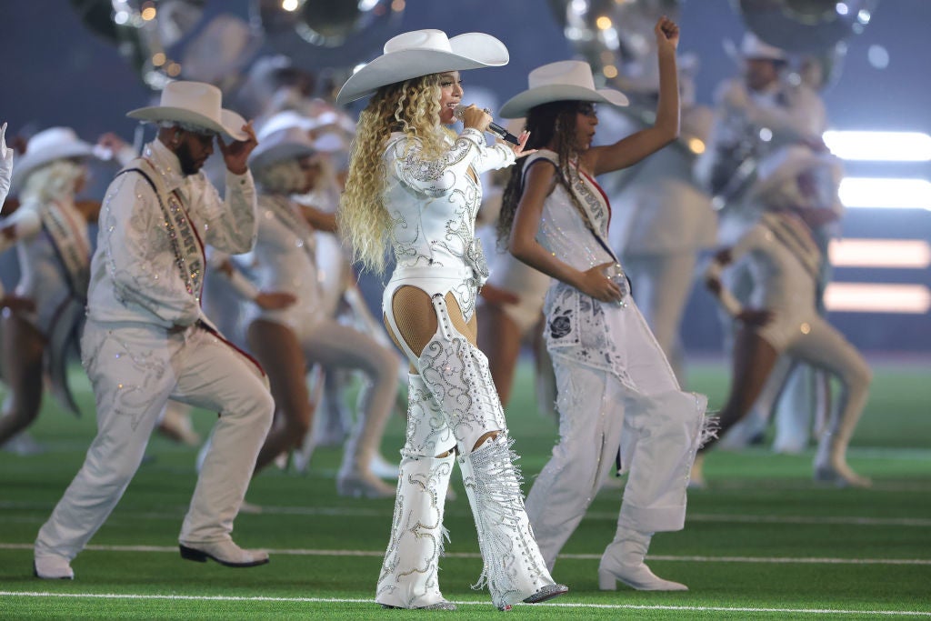 Beyoncé Bowl Christmas Halftime Performance Reactions