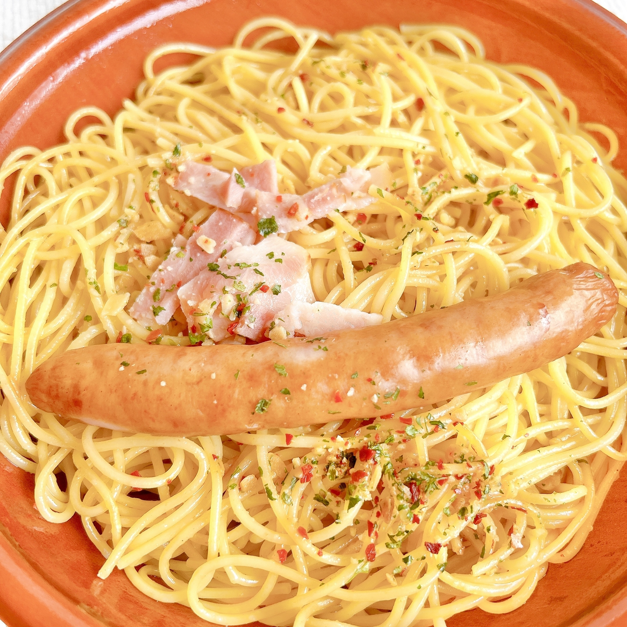 ローソン】ウィンナーがデカすぎて笑った…！900kcal超えの「ボリューム