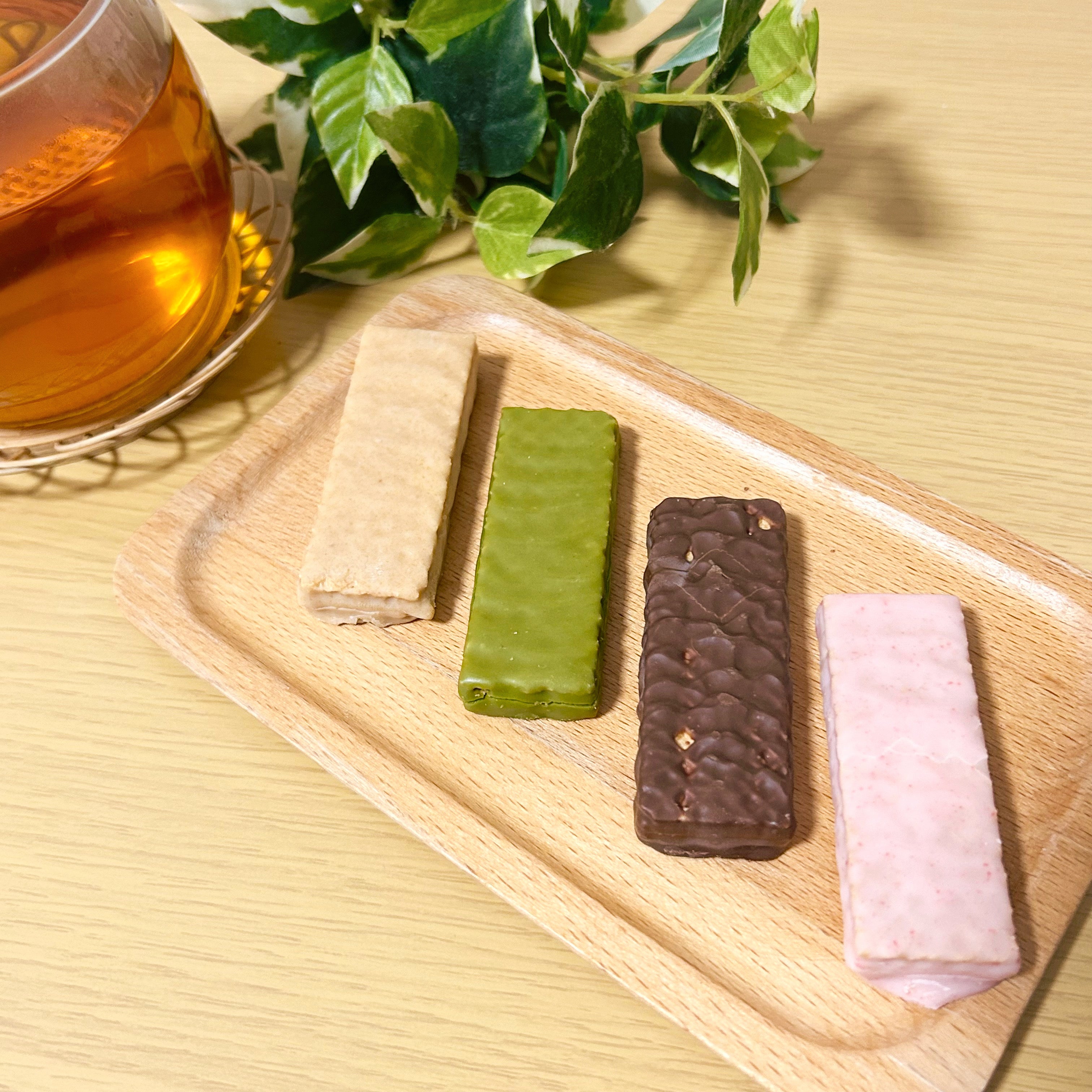 ディズニー】お土産の正解、コレじゃん！1袋75円の「激かわお菓子