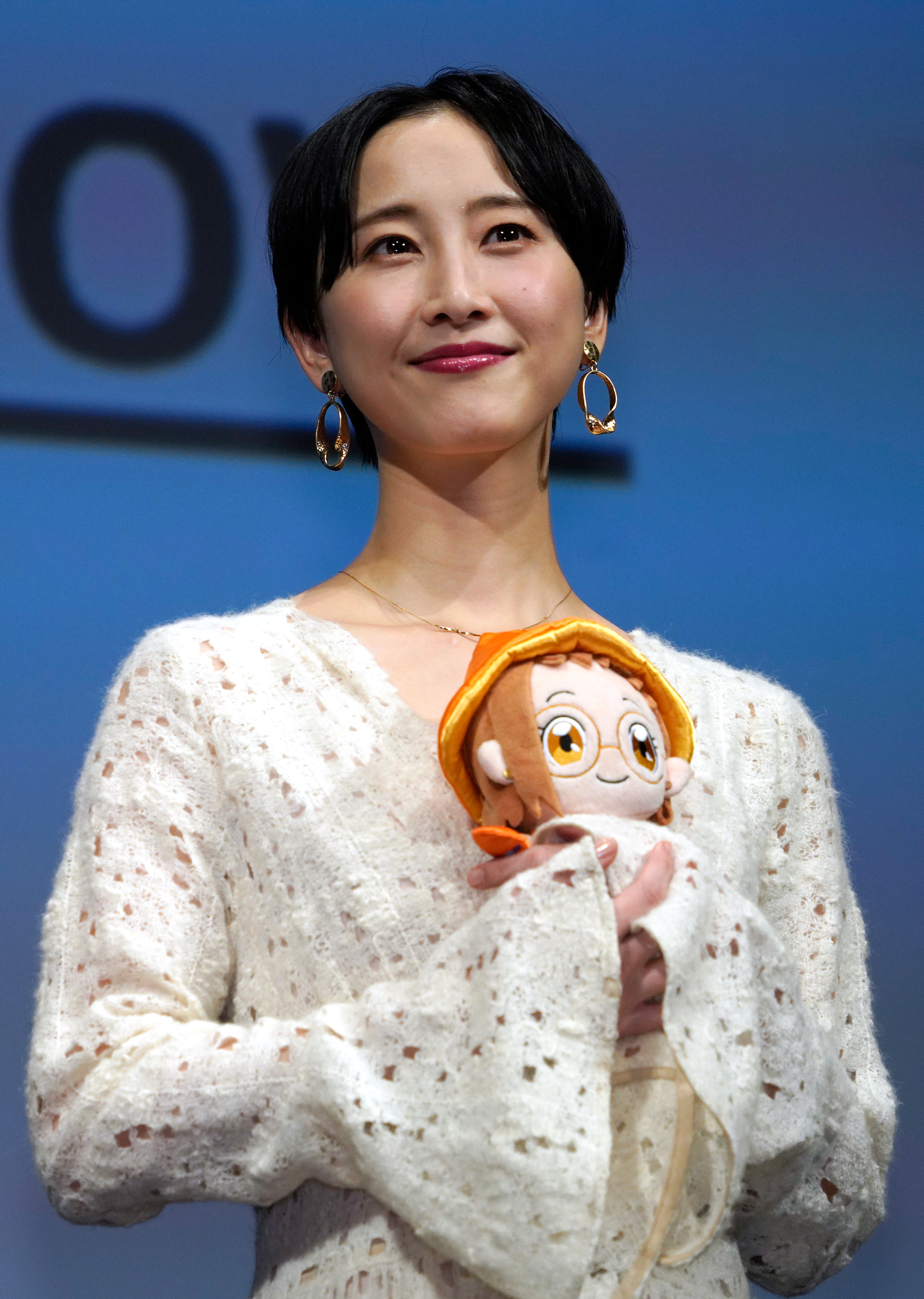 松井玲奈の“ノーメイク”姿に反響「半端ない透明感」「マジで10代の美肌」