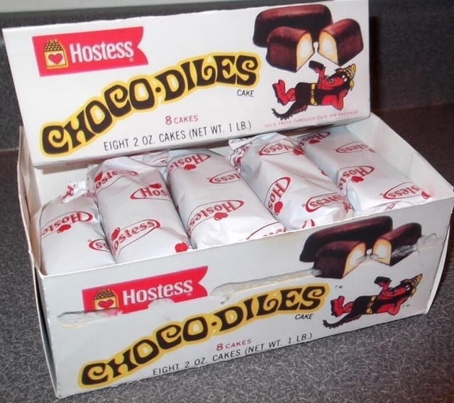 Box of Hostess Choco-Diles cakes, showing wrapped cakes and packaging with cartoon alligator