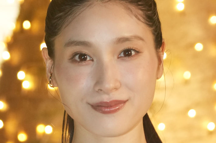 浅田真央、3000万円超え「ハイブランドをさらっと着こなす」姿に驚きの声「色気漂う大人」「これはカッコいい！」