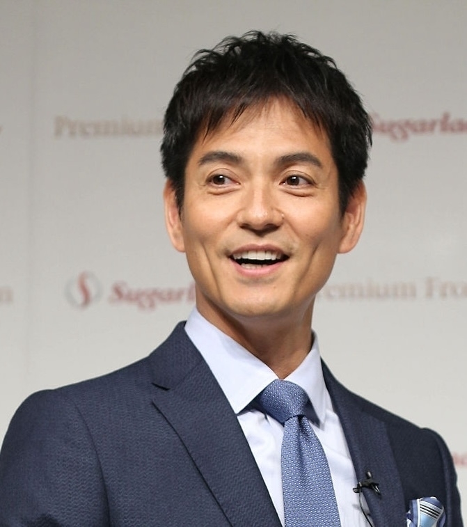 沢村一樹「尾花を待つ京野」パリでのショットに「目立ちますね」「絵に