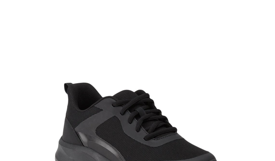 A single black athletic sneaker with a mesh upper and rubber sole