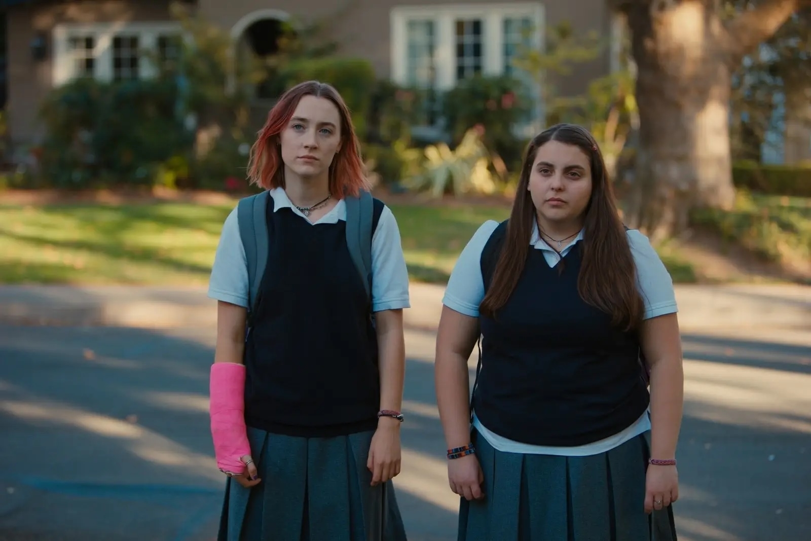 Saoirse Ronan and Beanie Feldstein in Lady Bird