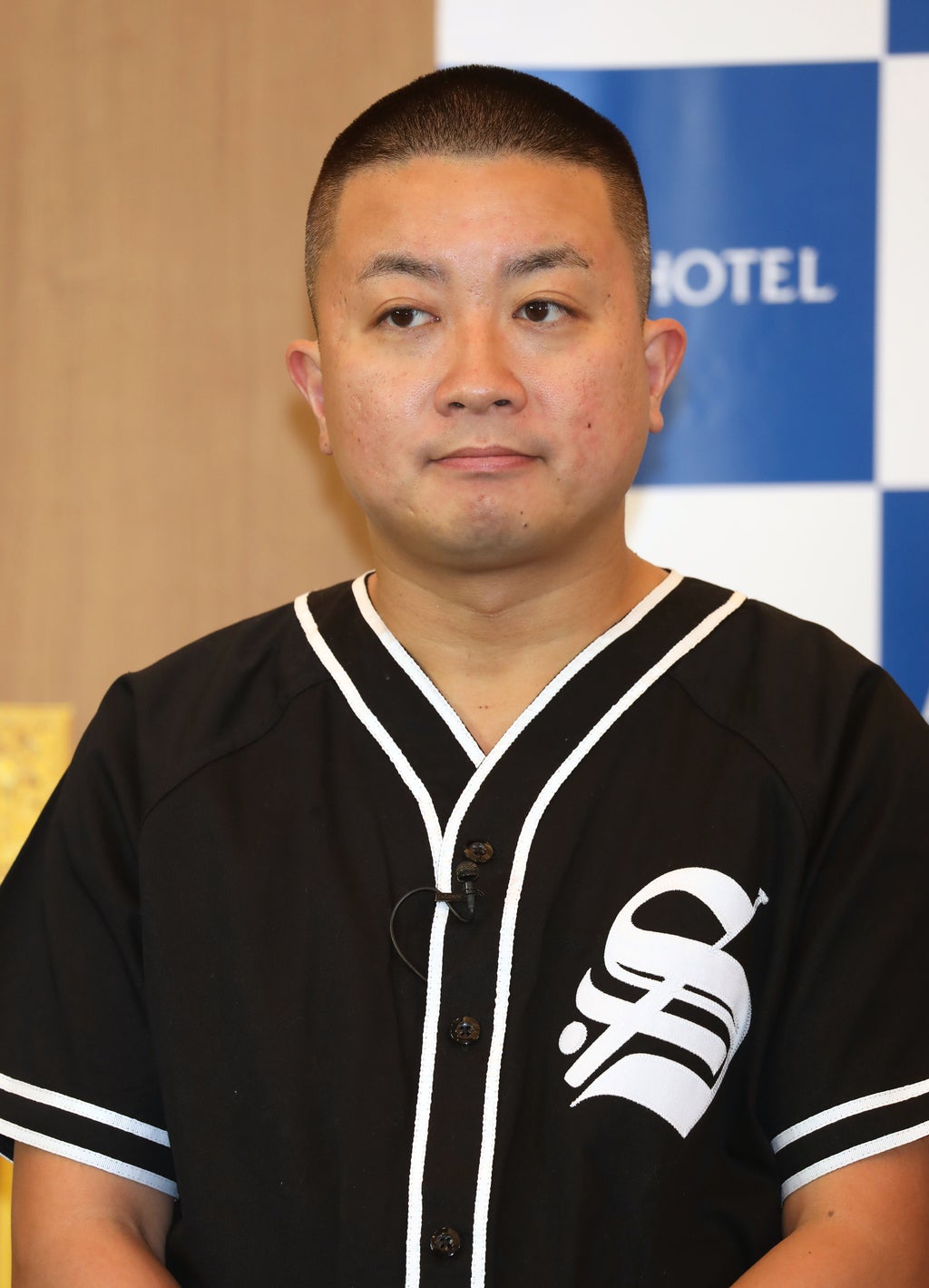 チョコプラ松尾、“姉”の誕生日を祝福。そっくりショットに「素敵姉妹