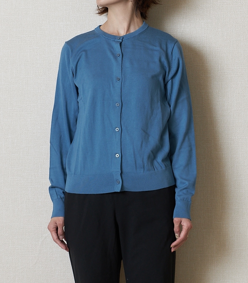 ユニクロ】2990円→1990円の『細見えカーディガン』全色買うべき