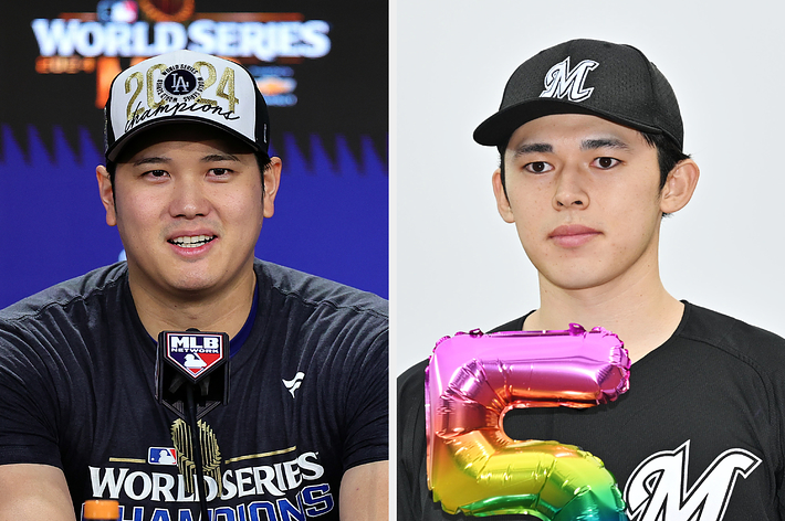 大リーグ選手が「WORLD SERIES CHAMPIONS」Tシャツとキャップを着用し、記者会見で話している。前に飲み物がある。