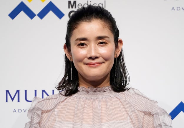石田ひかり、20歳になった次女の姿を公開→「目元がそっくり」「よく似 