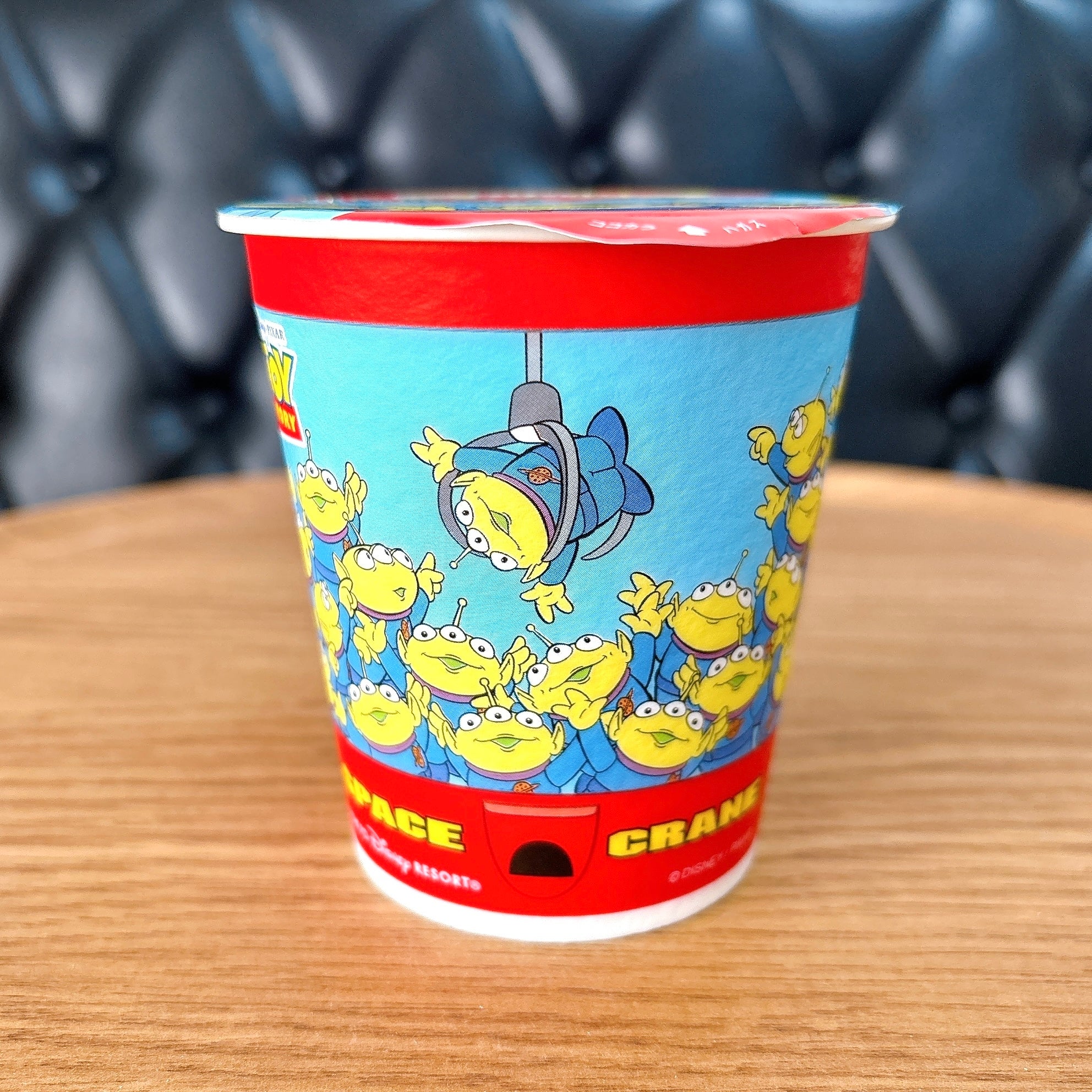 思わず3度見した！ディズニーランドに「衝撃的なカップ麺」が売って