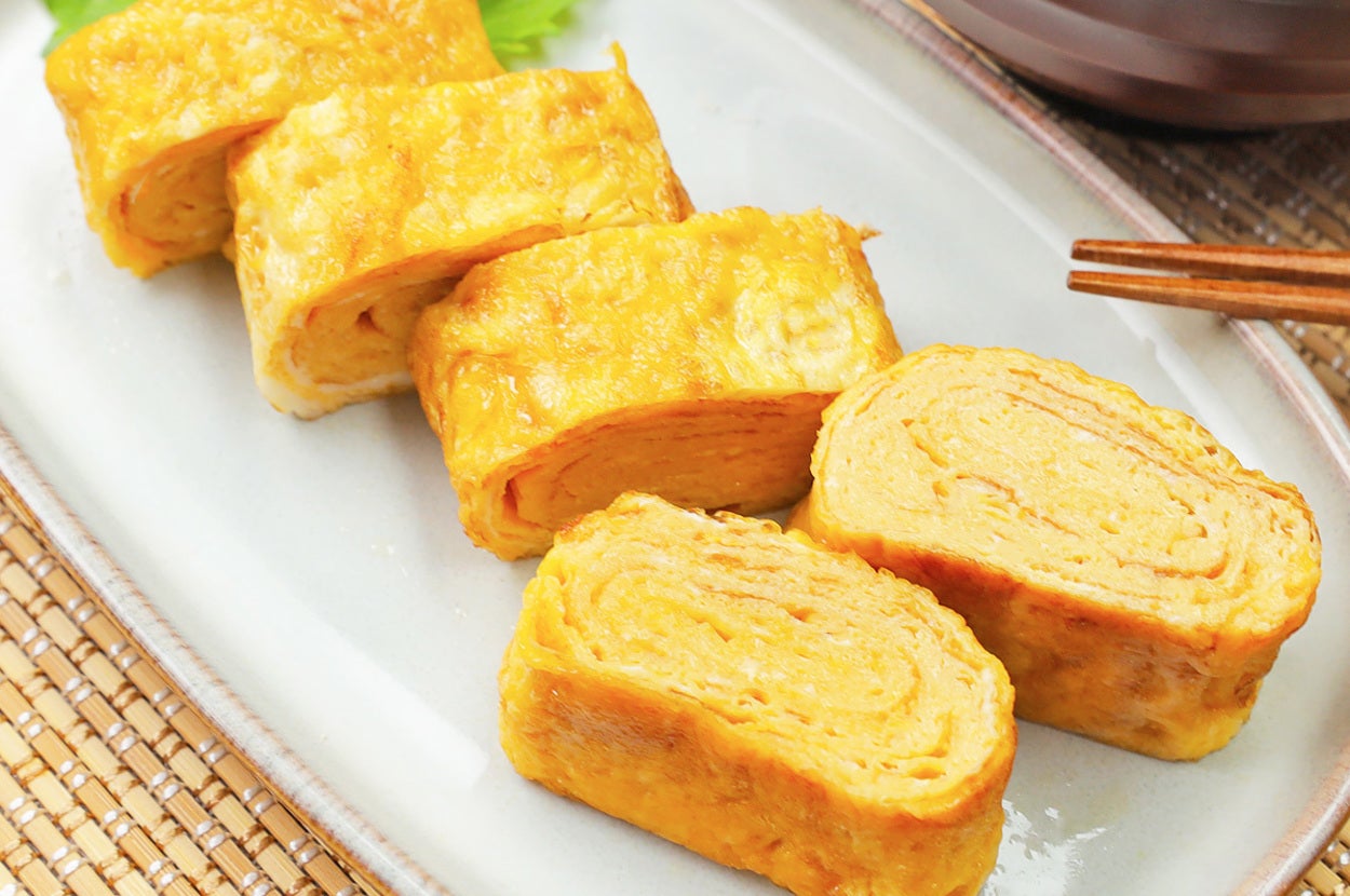 【卵焼きがフワフワジューシー】もう普通に戻れない！卵焼きの裏技レシピ3選・作り方｜Tasty