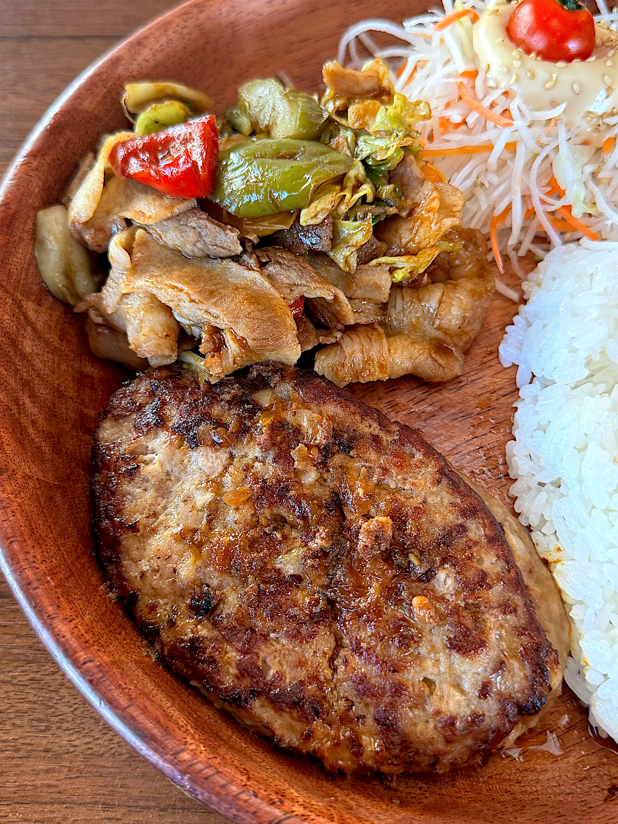 よくばりすぎてて笑った…！びっくりドンキーの「ボリューム満点