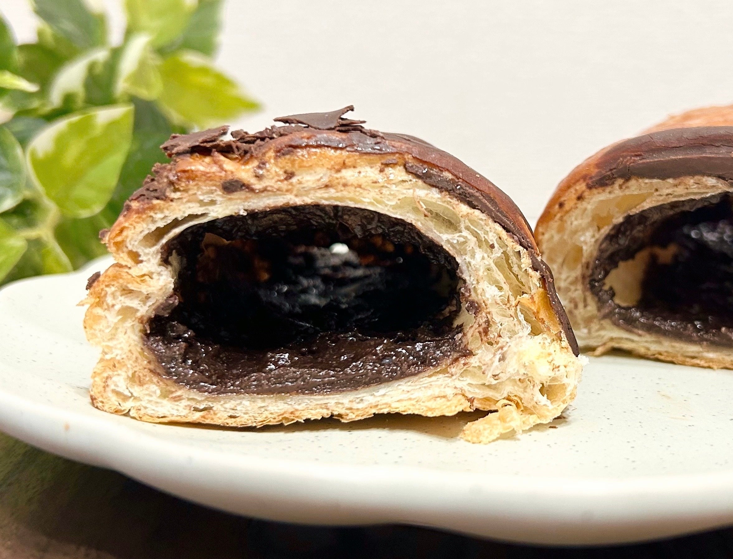 ファミマ】とにかくチョコづくしで最高！濃厚な甘さの「ふわもち