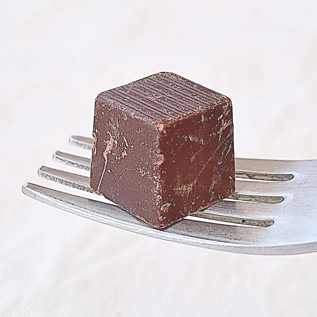 苦味のすくないチョコレート　カカオ70%　10袋　カインズホーム カインズ「苦味のすくないカカオ70％チョコレート」は冬季限定
