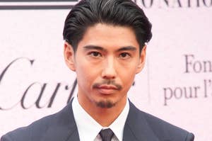 賀来賢人さん（時事通信フォト）