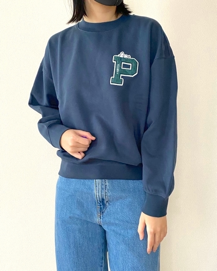 ユニクロの「ピーナッツスウェットシャツ」