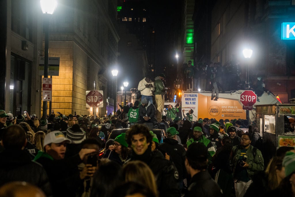 Wild Photos Of Eagles Fans Celebrating Super Bowl Win