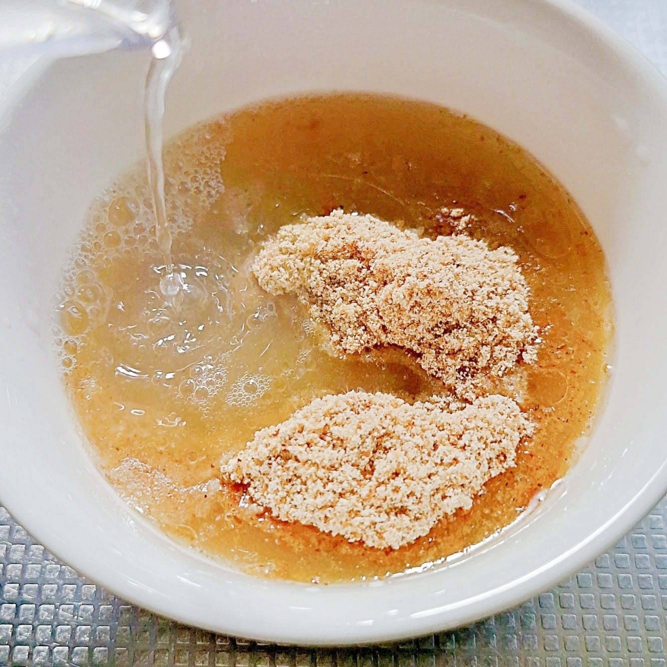 ファミリーマート「濃厚だれが極太麺によく絡む濃厚魚介つけ麺」