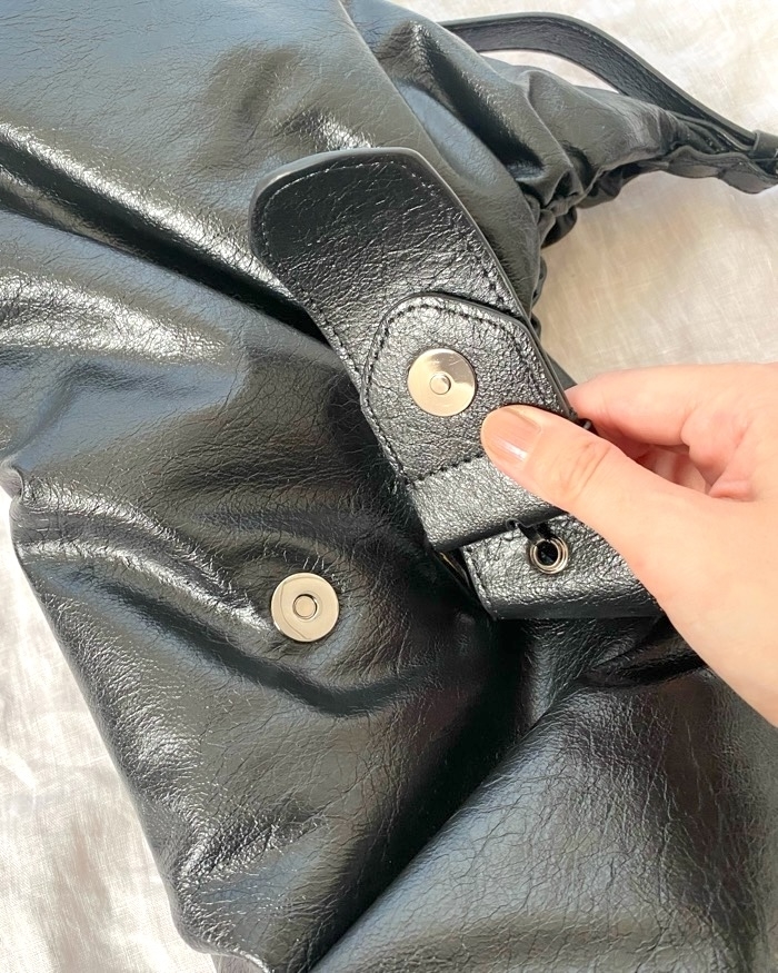 ZARA】デザインも収納力も最高〜！ヘビロテ確定の「高見えバッグ」肩