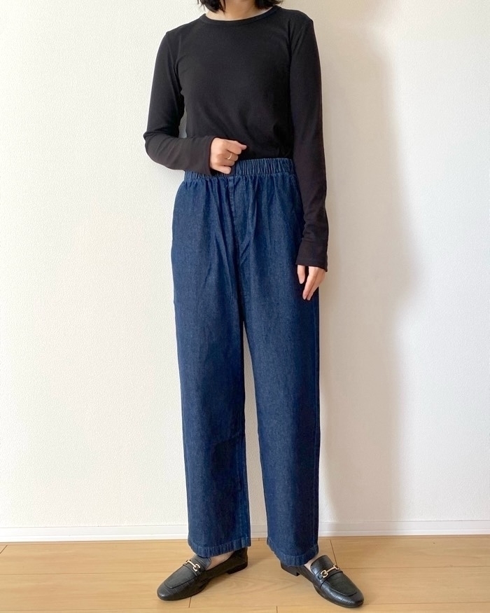 ユニクロの「2990円パンツ」はいてみたら想像以上に良き…！軽く