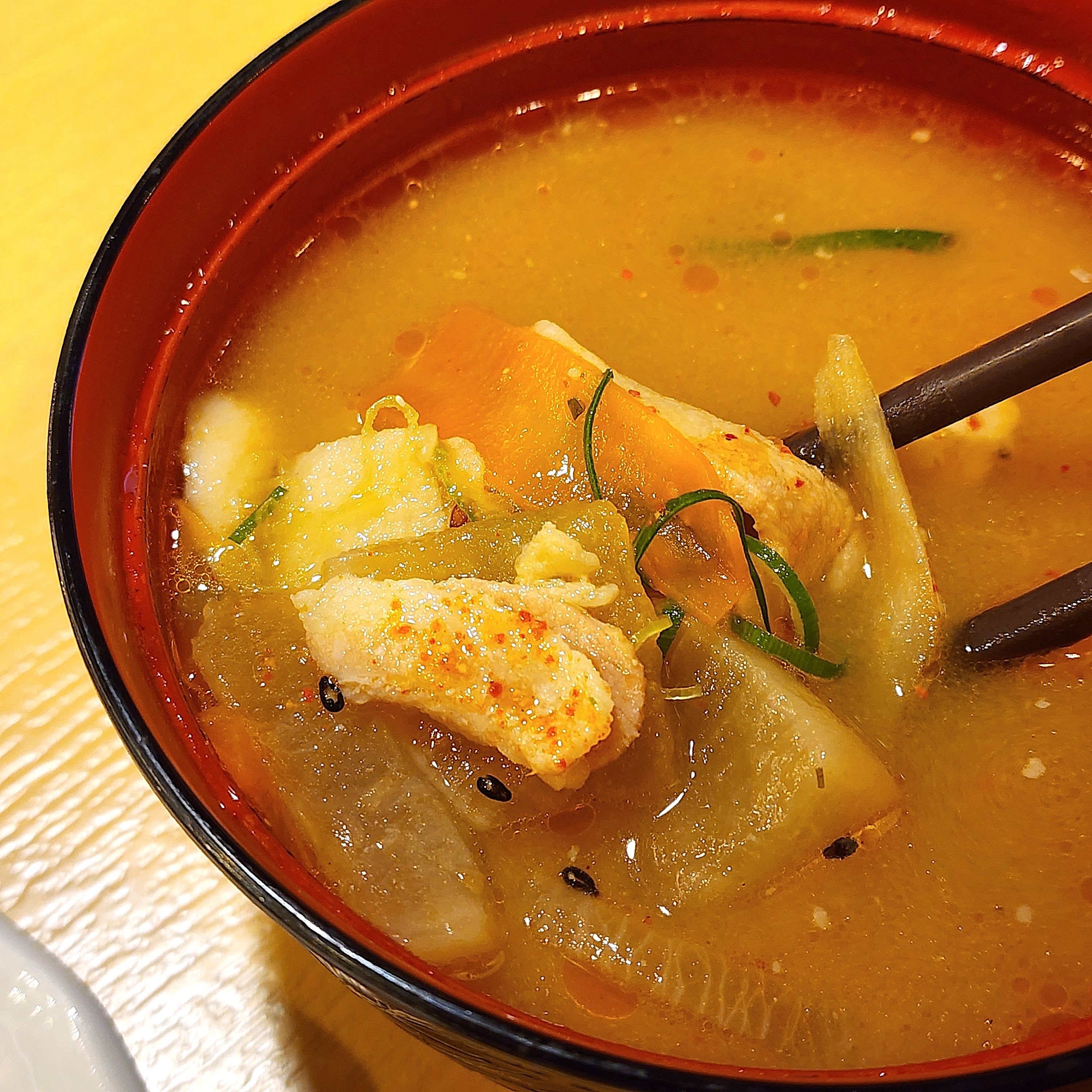 ココス】大盛りご飯が爆速で消えた…！肉と魚を一度に味わえる