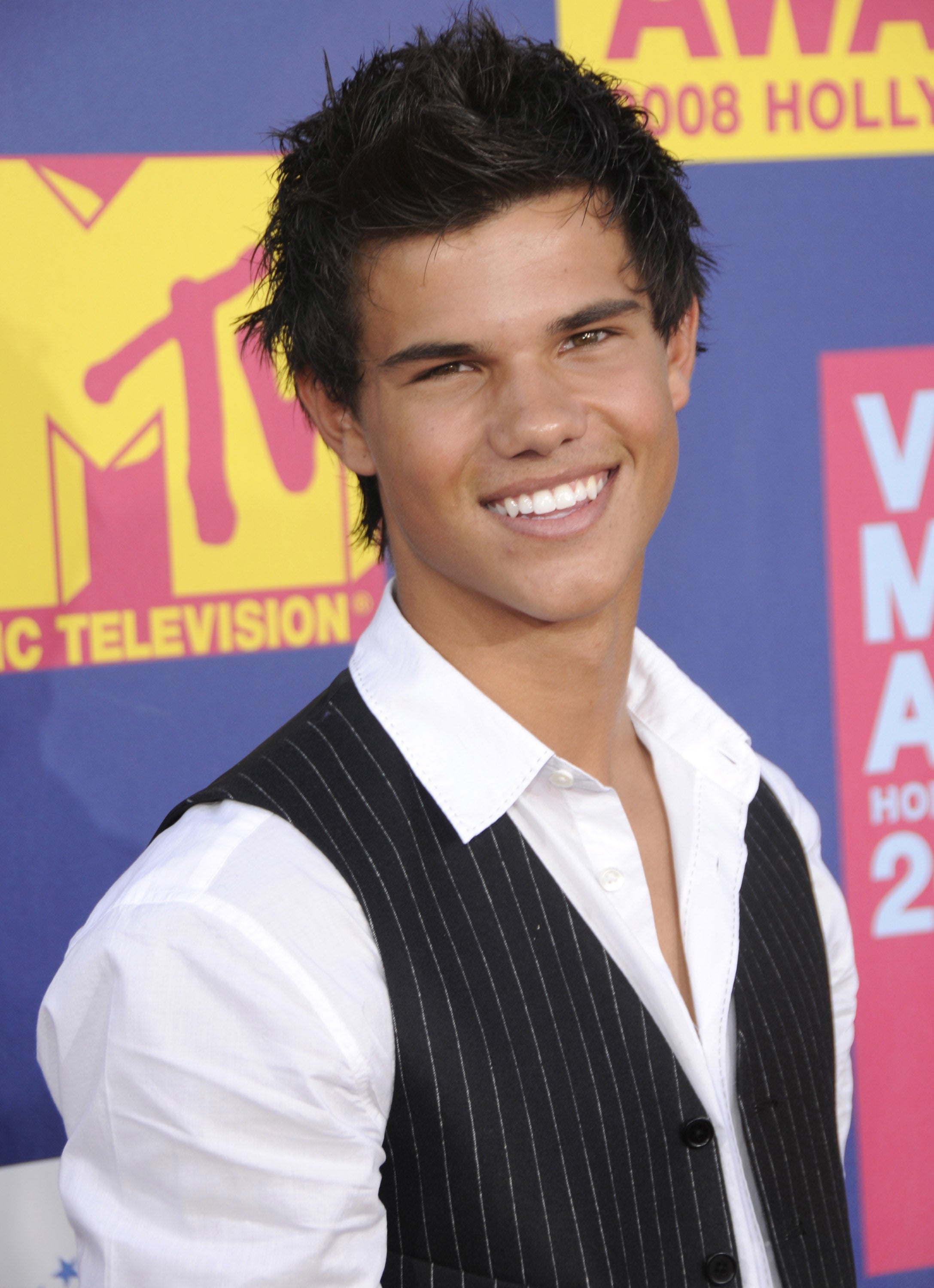Taylor Lautner on the red carpet.