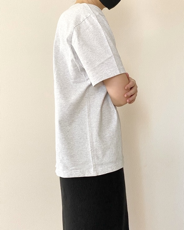 ユニクロの「キャット・フォトグラフ UT/リラックスフィット」