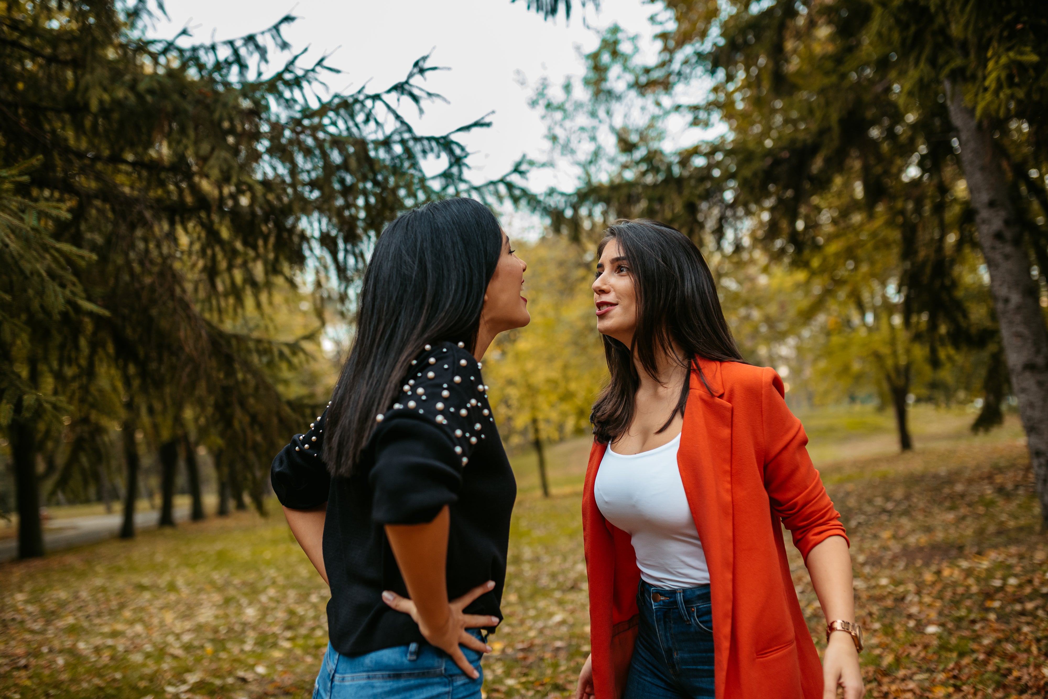 People Expose Random Dating Red Flags In Women