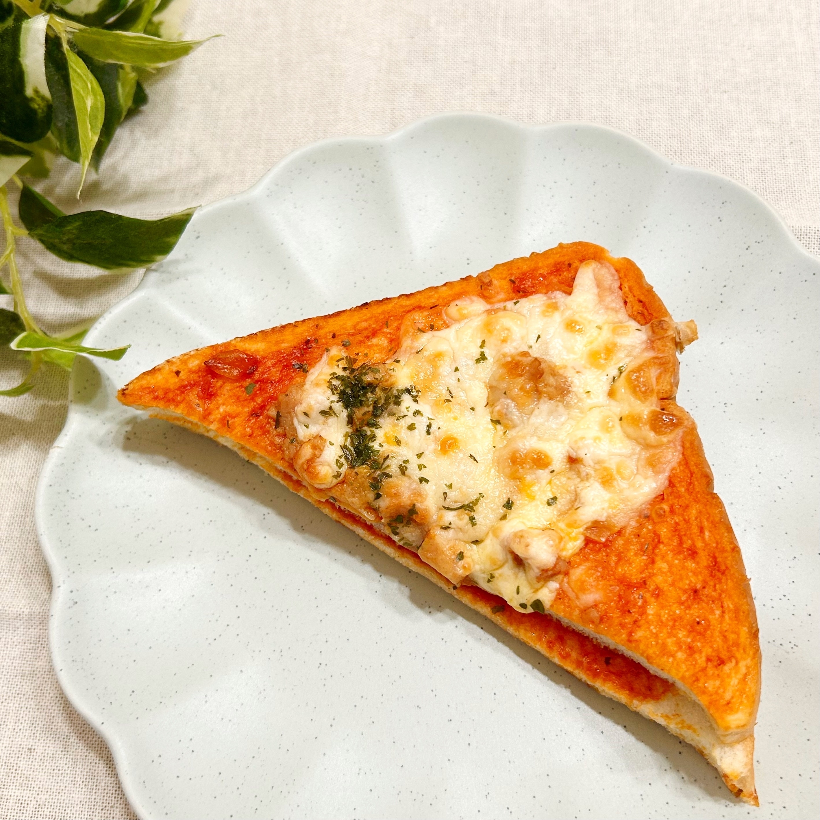 ファミマ】チキンがごろごろ乗った「178円パン」おいしすぎて ファミマ】チキンがごろごろ乗った「178円パン」おいしすぎて
