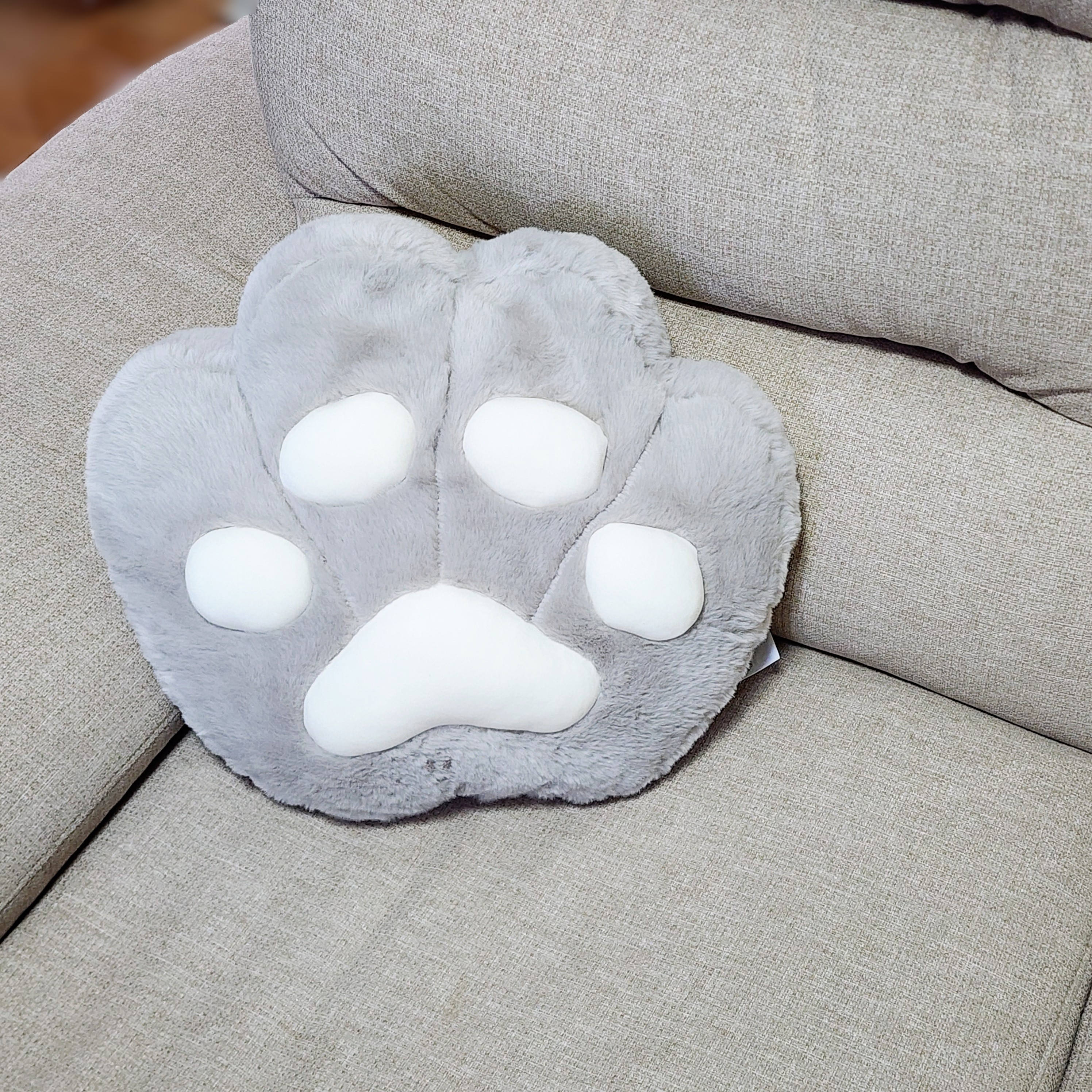 ニトリで見つけた「肉球クッション」が過去最高のかわいさ