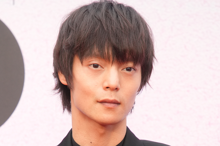 窪田正孝、夫婦ショットを披露→「お2人とも素敵」「絵になる～！」と