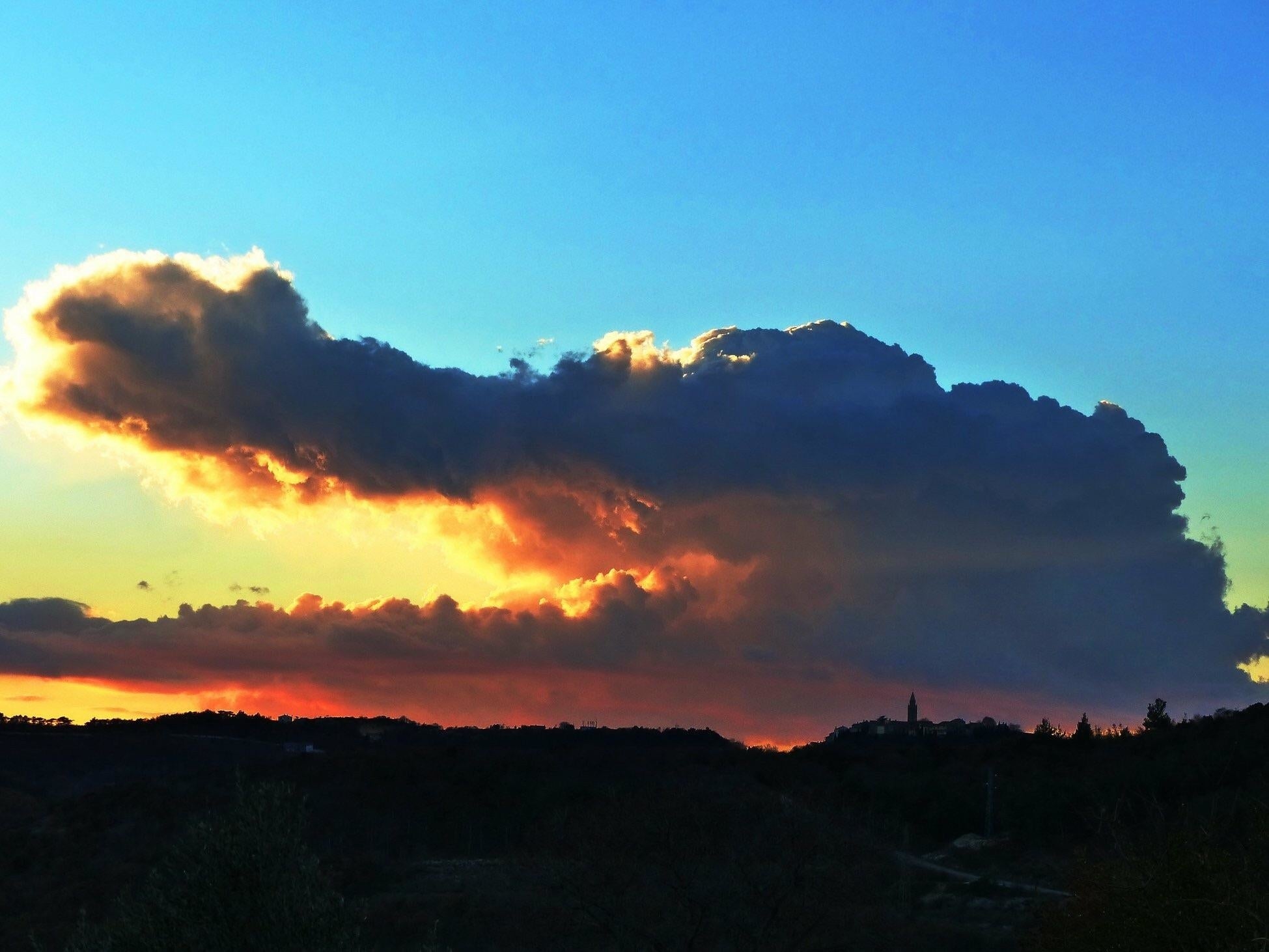 19 Clouds That Look Like Things