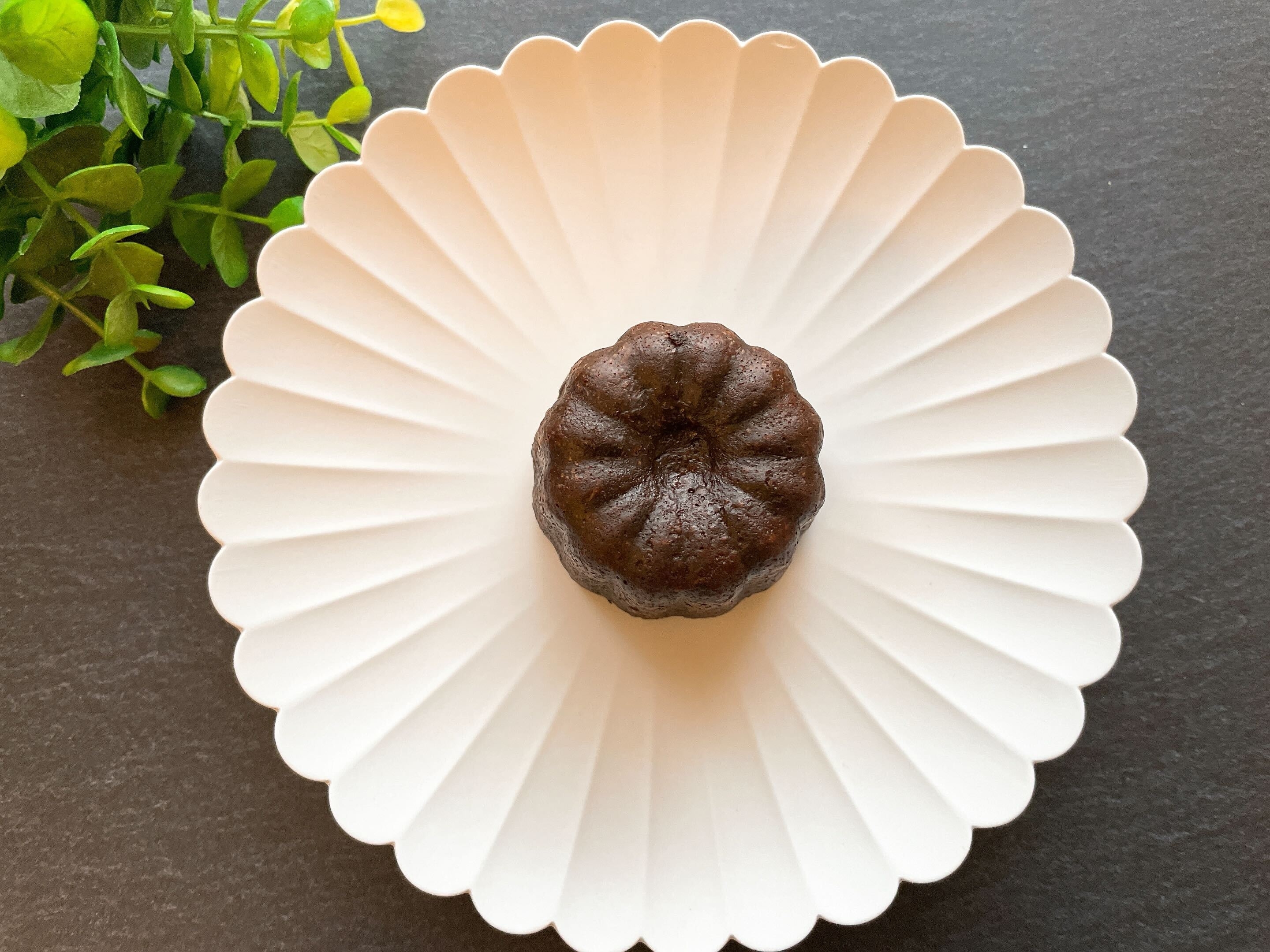 外はカリッ、中はもちっ！濃厚すぎる「絶品カヌレ」にもう夢中…これ