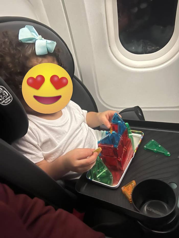 Child connected  level   utilizing magnetic gathering  blocks successful  seat